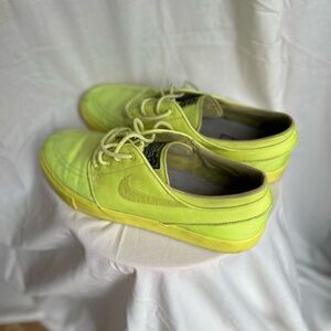 Stefan Janoski Nike Neon Lime Low-Top Canvas Sneakers